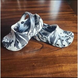 Unisex kids Crocs. Black & White Marbled. Size childrens 9 Boys or Girls slip on